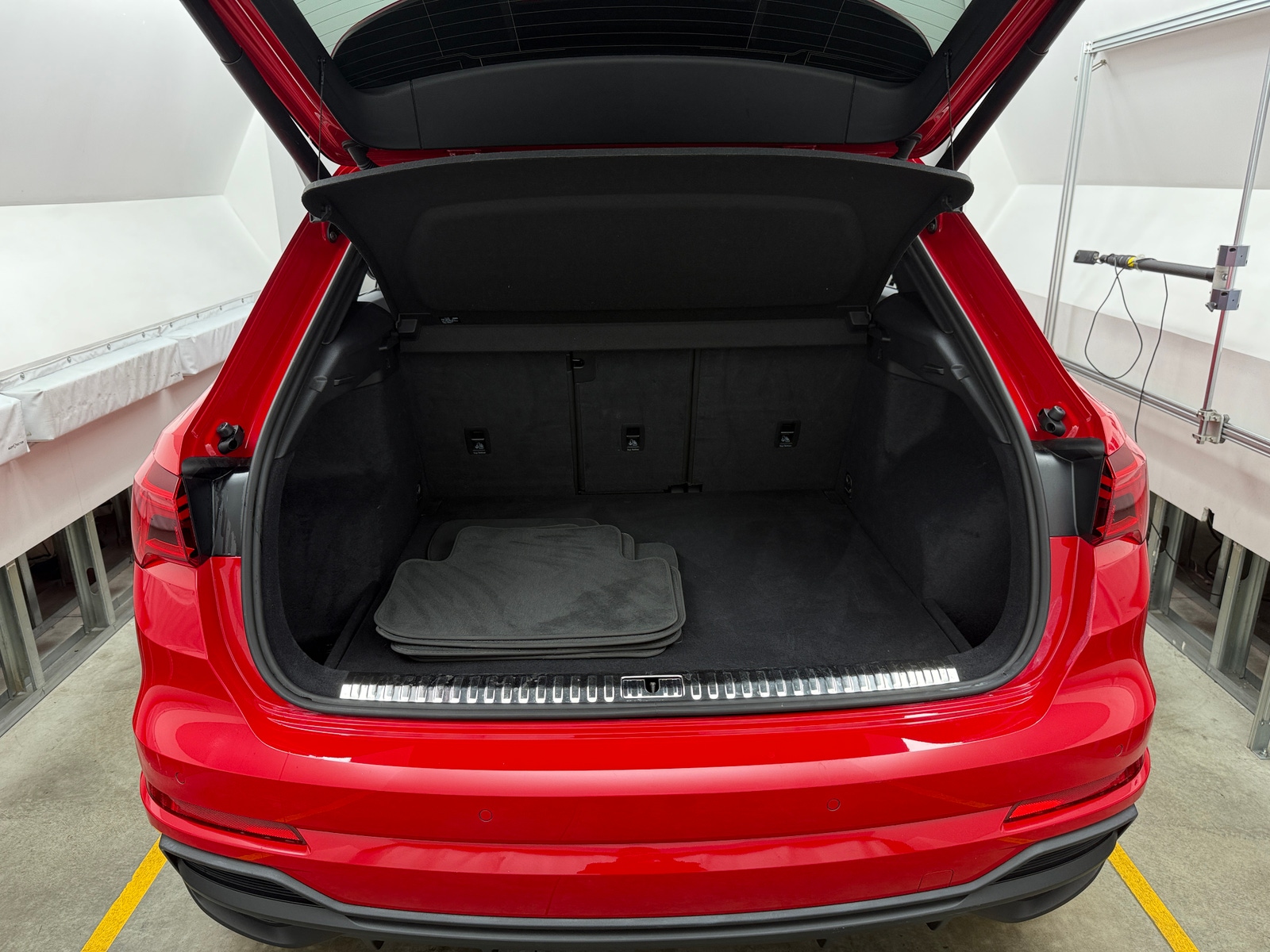 Thumbnail: 2023 Audi Q3 - 6