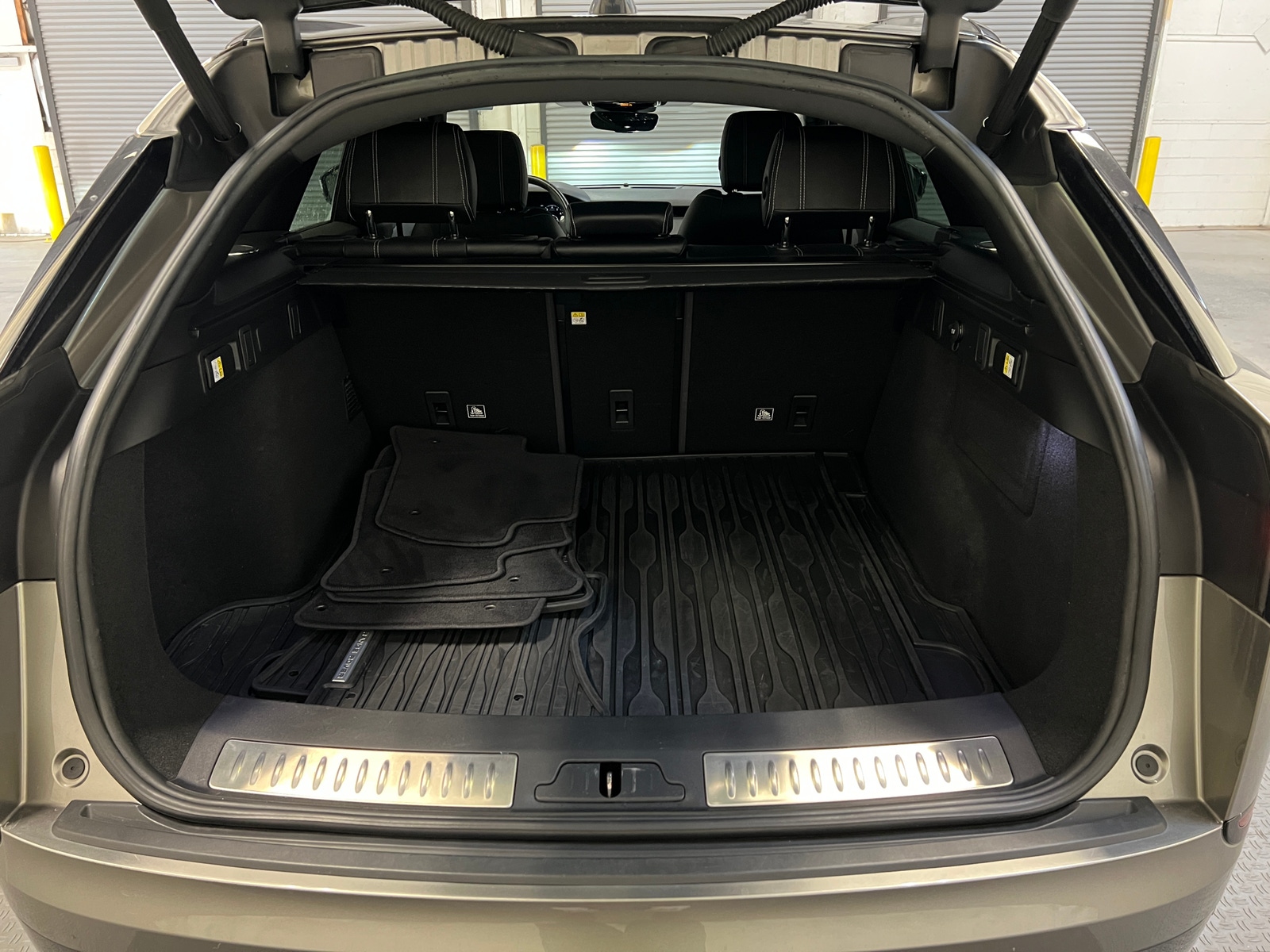 Thumbnail: 2019 Land Rover Range Rover Velar - 6