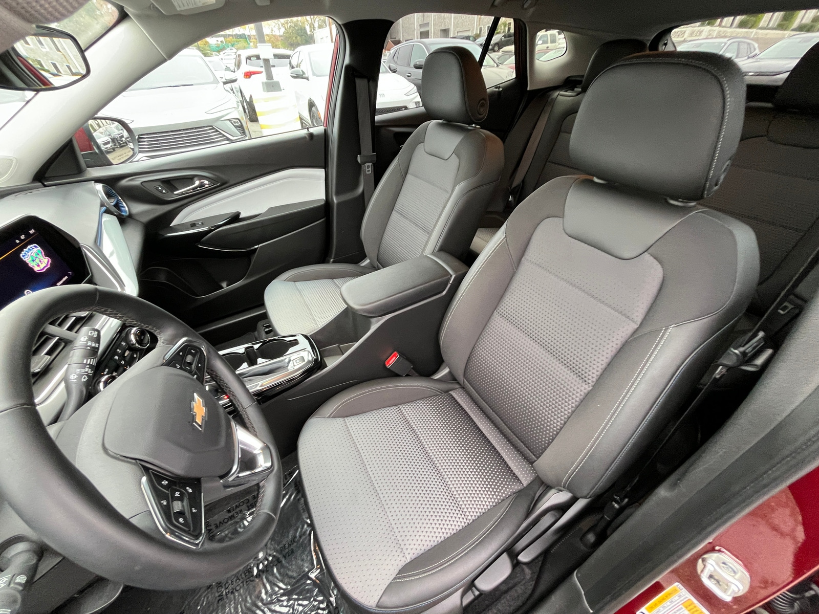 Thumbnail: 2025 Chevrolet Trax - 2