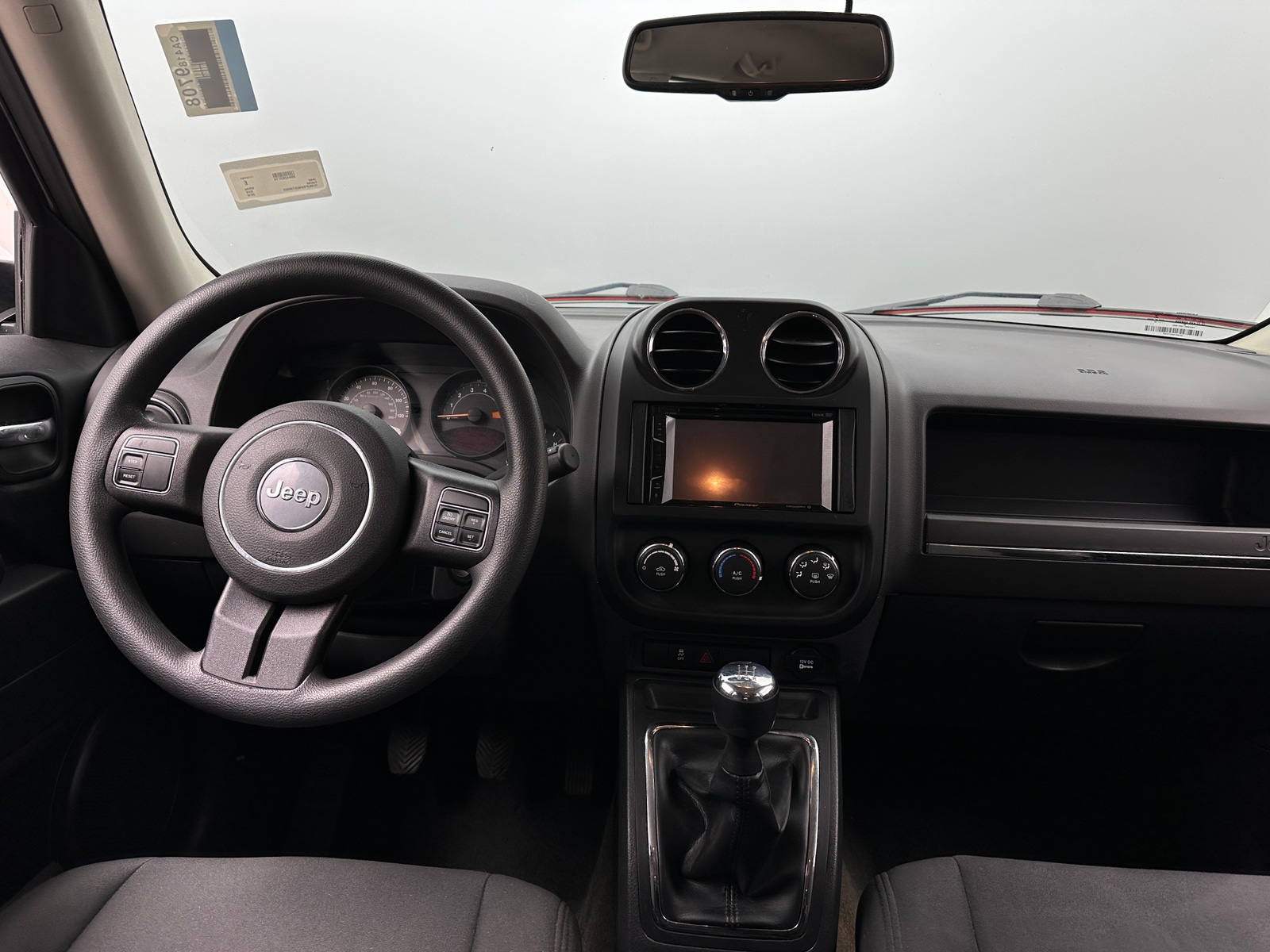 Thumbnail: 2016 Jeep Patriot - 3