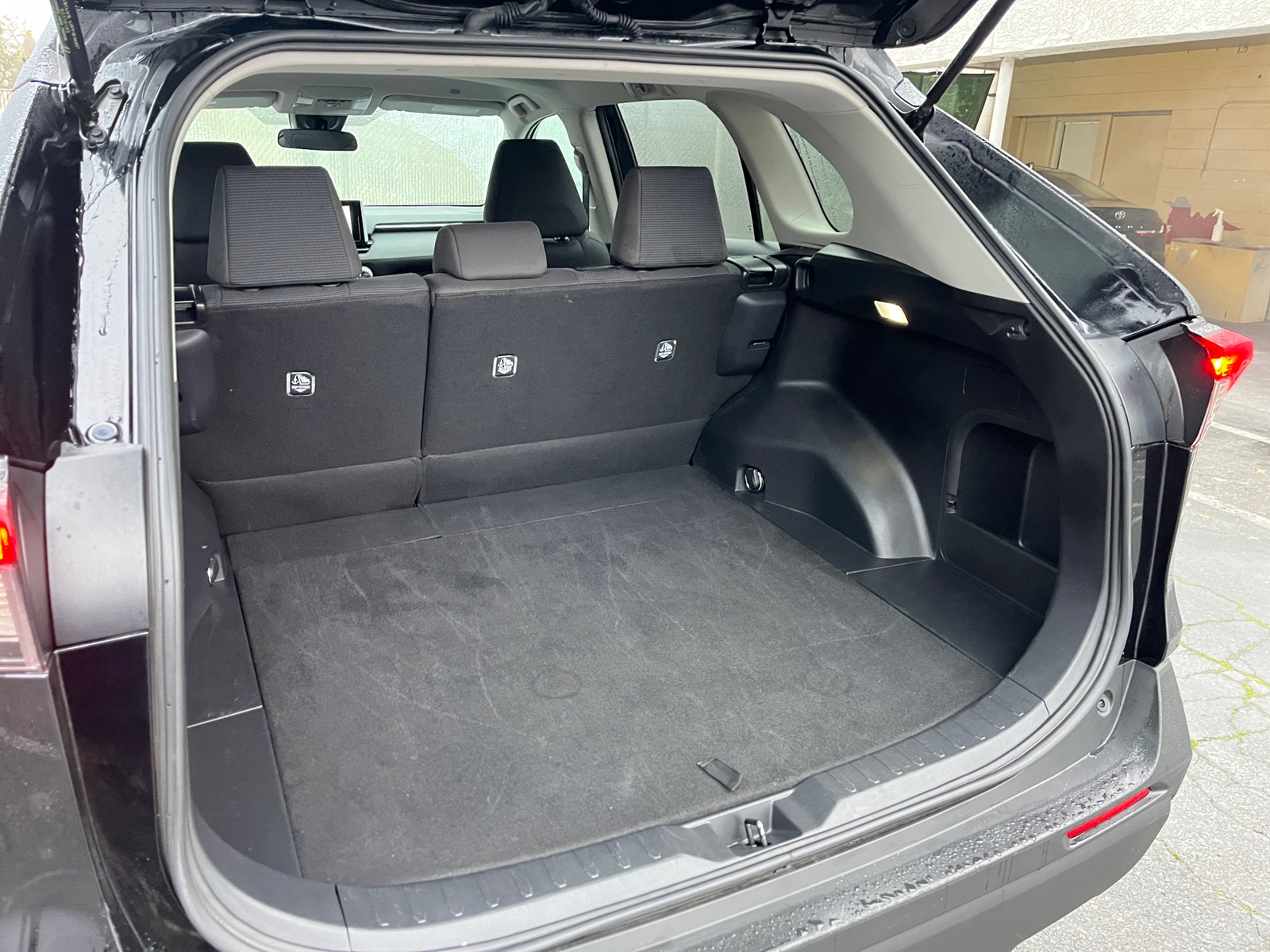 Thumbnail: 2025 Toyota RAV4 - 6