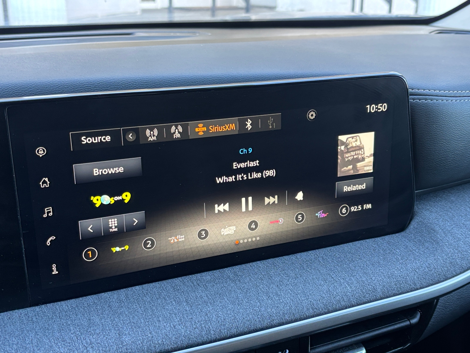 Thumbnail: 2025 Nissan Kicks - 4