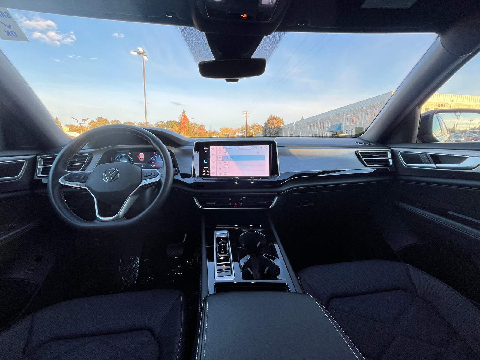 Thumbnail: 2025 Volkswagen Atlas - 3