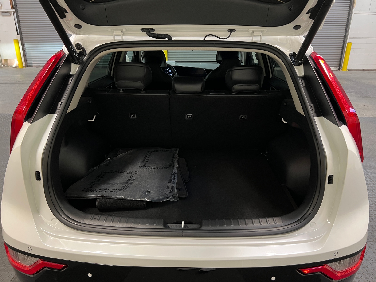 Thumbnail: 2024 Kia Niro - 7