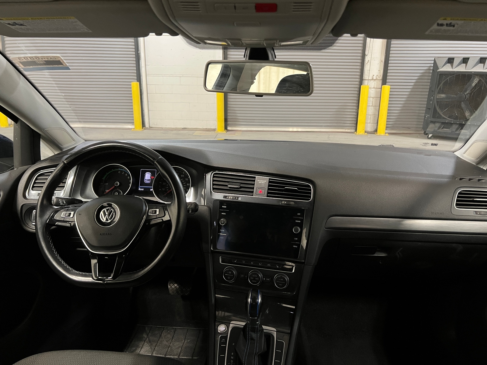 Thumbnail: 2019 Volkswagen e-Golf - 3