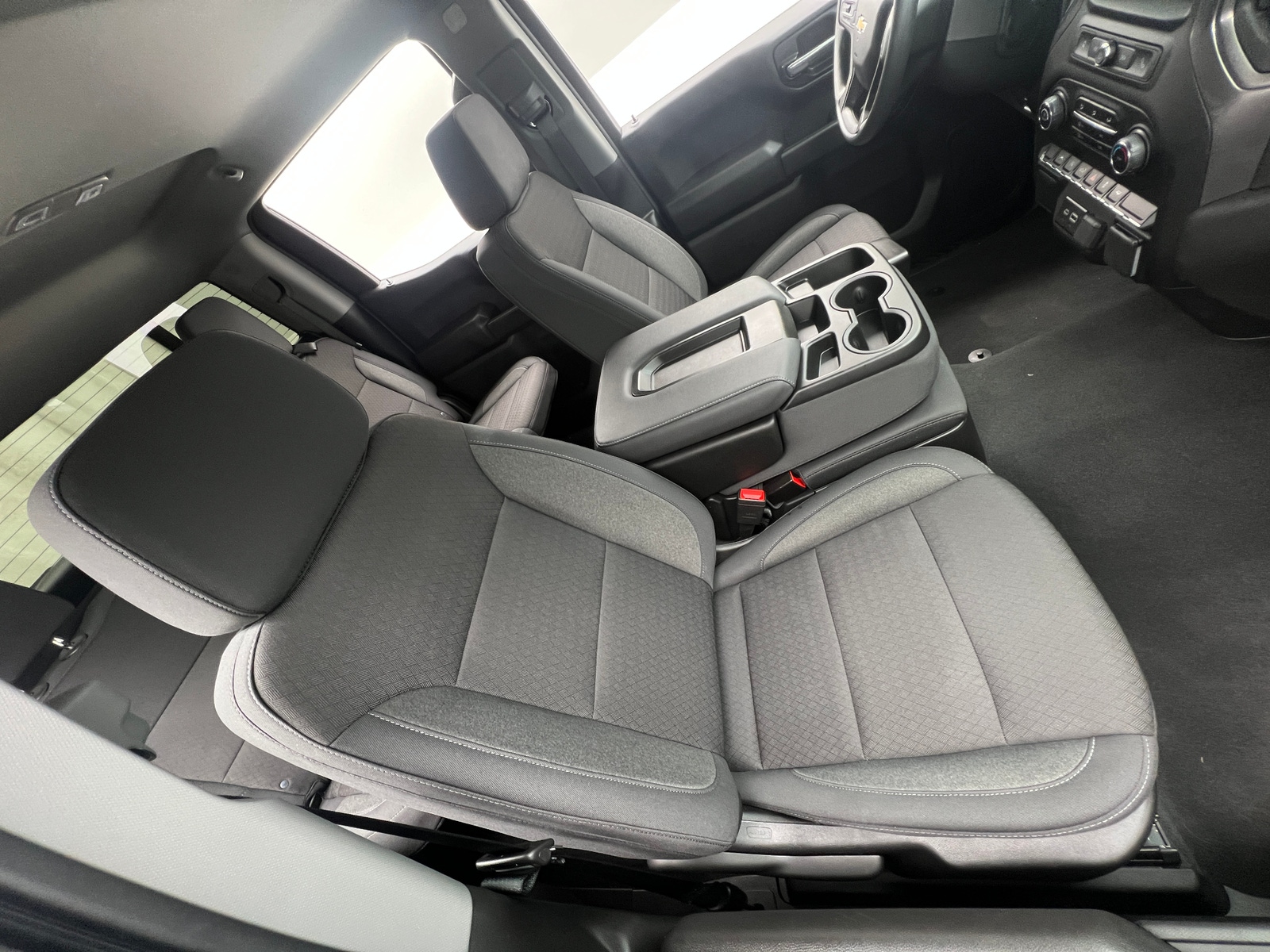 Thumbnail: 2025 Chevrolet Silverado 1500 - 2