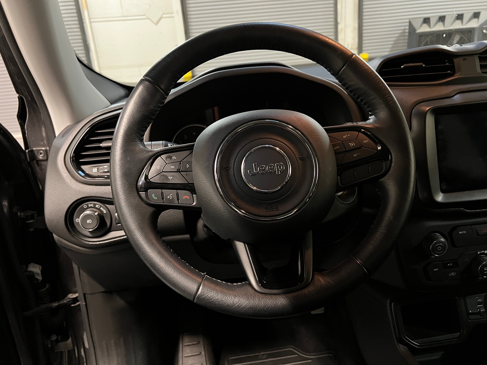 Thumbnail: 2018 Jeep Renegade - 5