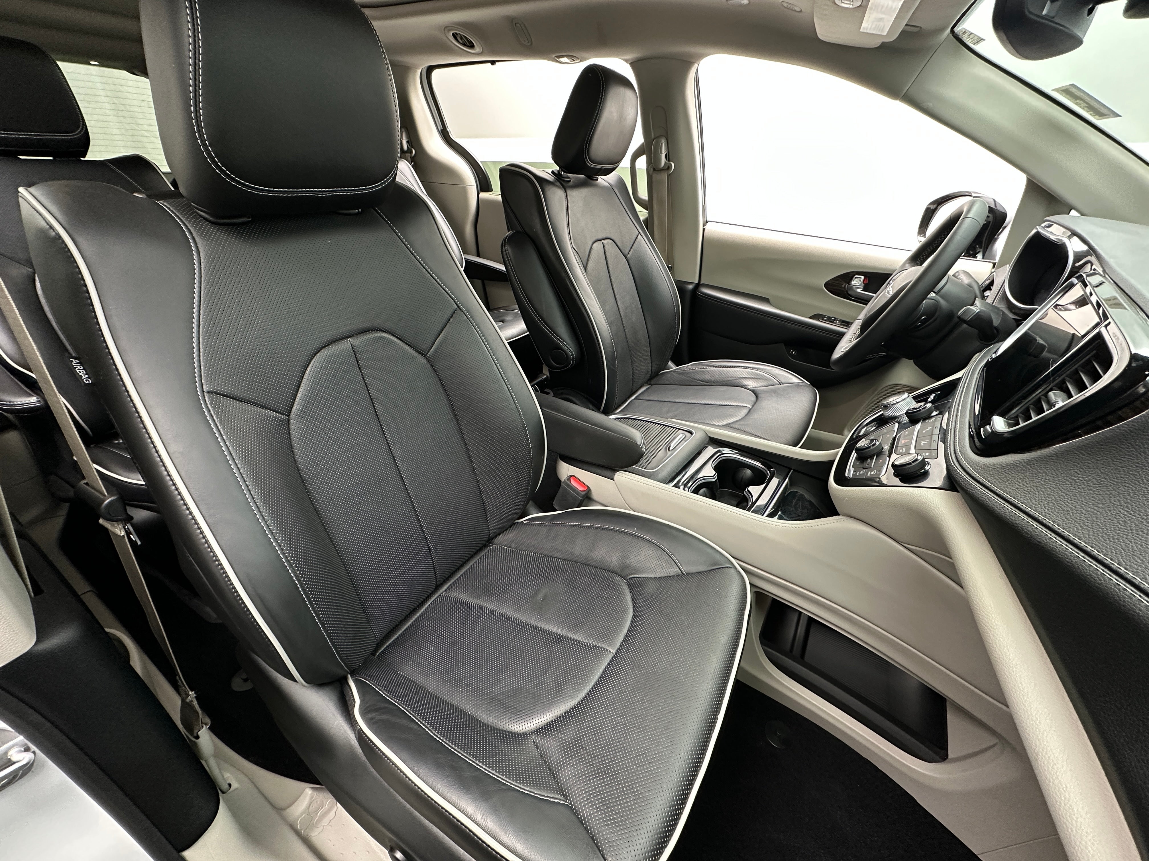 2023 Chrysler Pacifica Hybrid