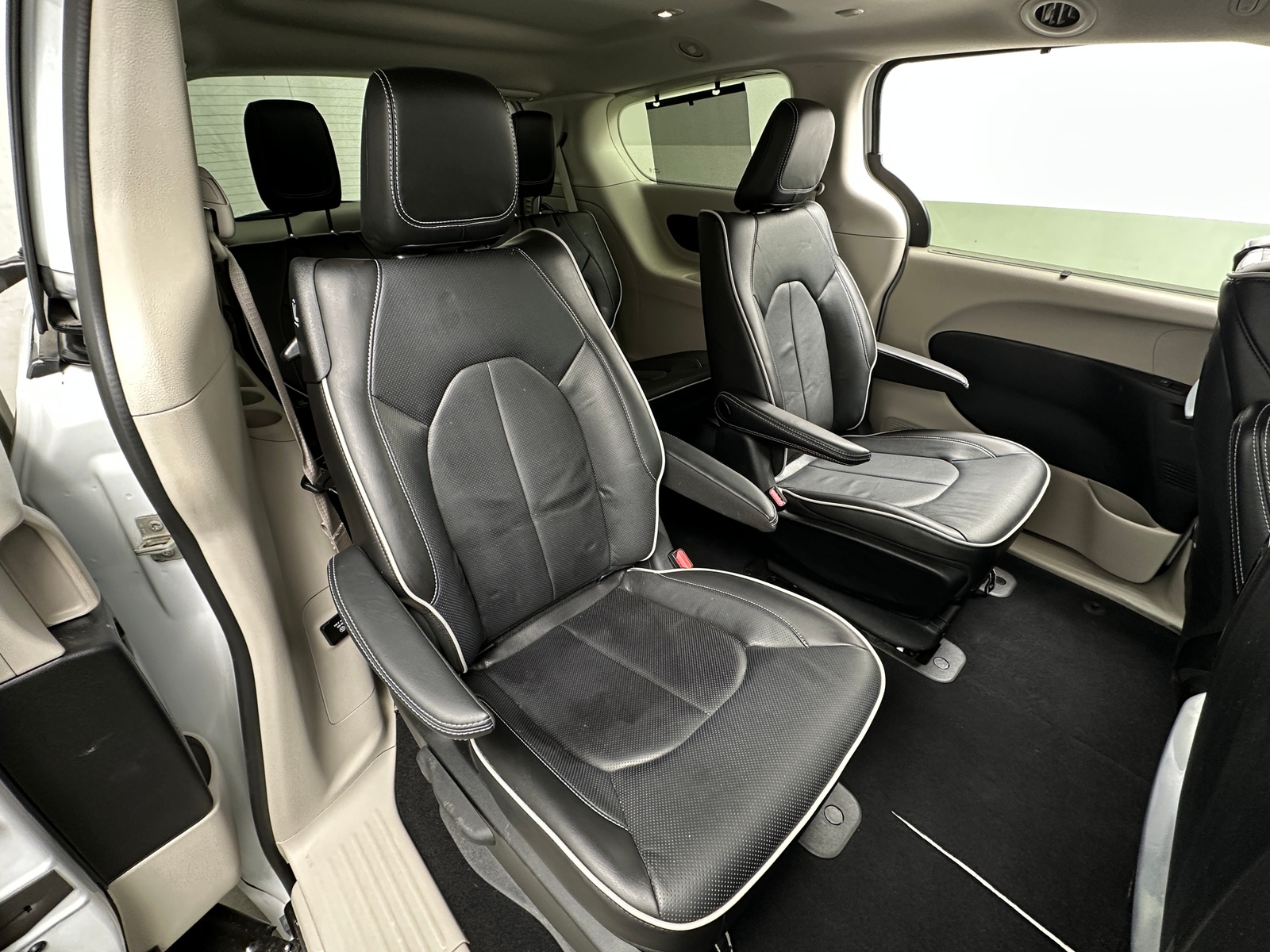 Thumbnail: 2023 Chrysler Pacifica - 5