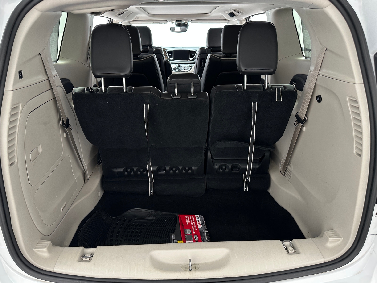 Thumbnail: 2023 Chrysler Pacifica - 6