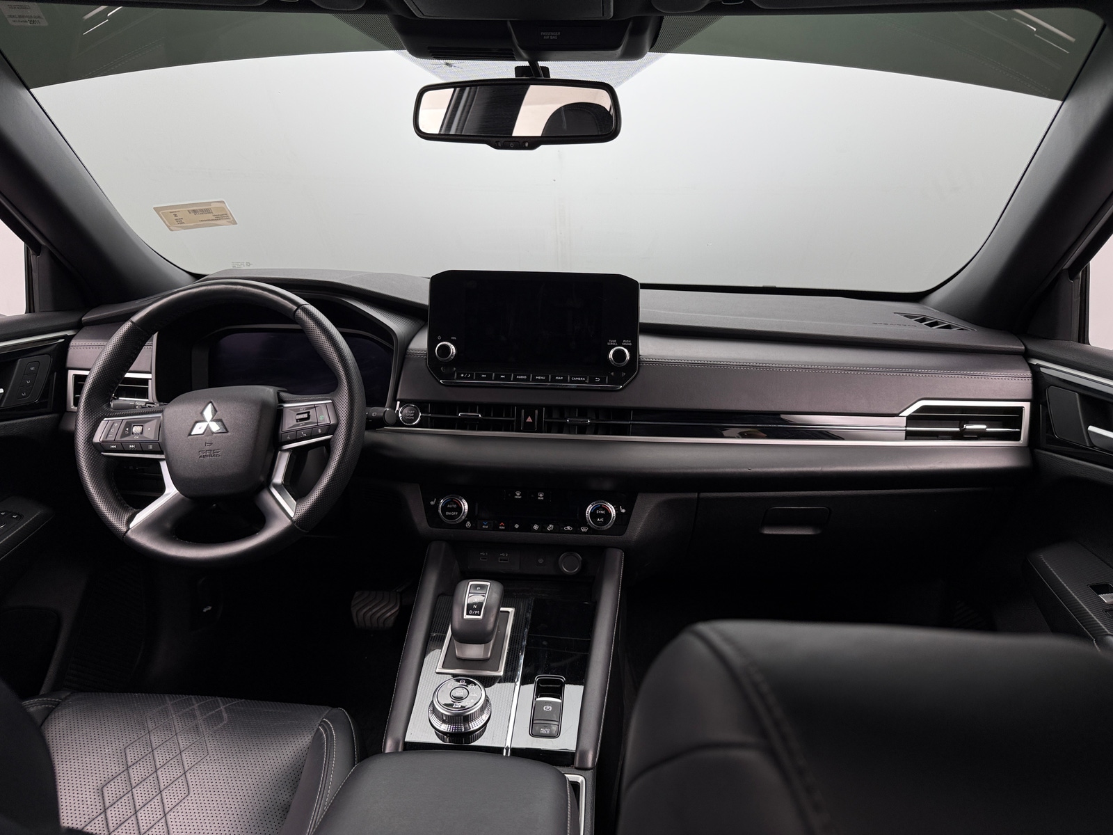 Thumbnail: 2024 Mitsubishi Outlander - 2