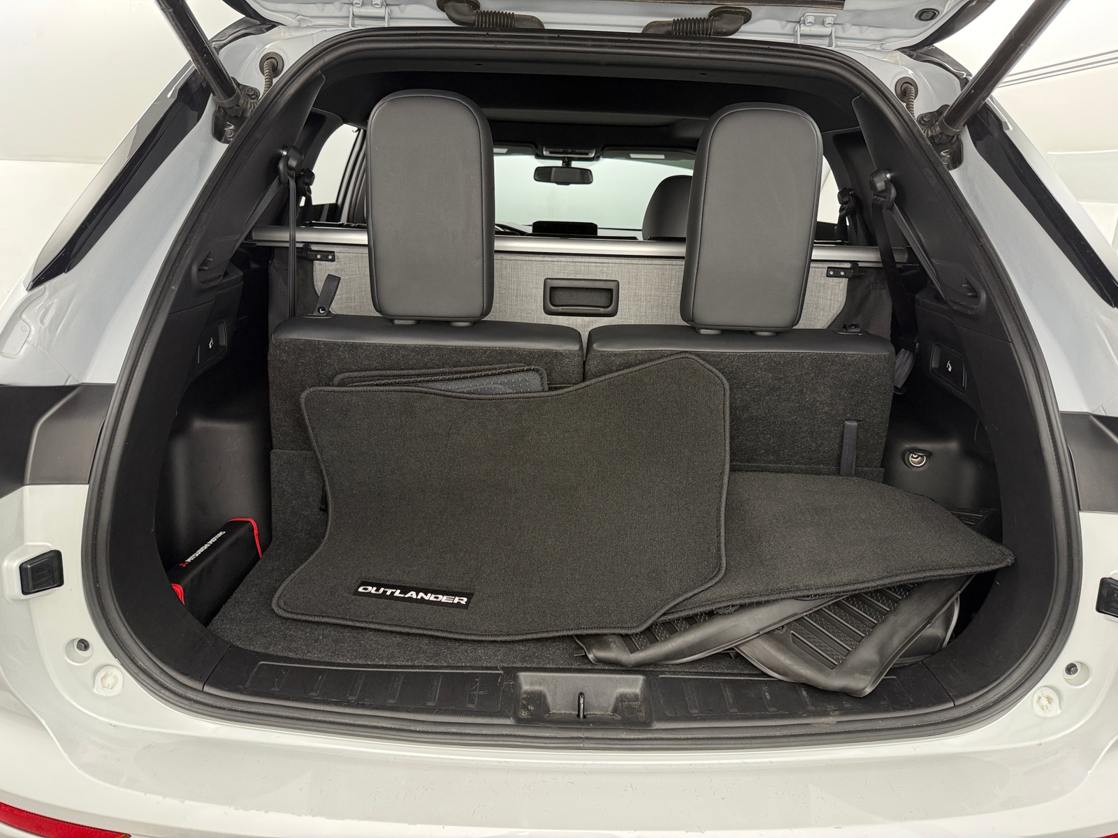 Thumbnail: 2024 Mitsubishi Outlander - 6