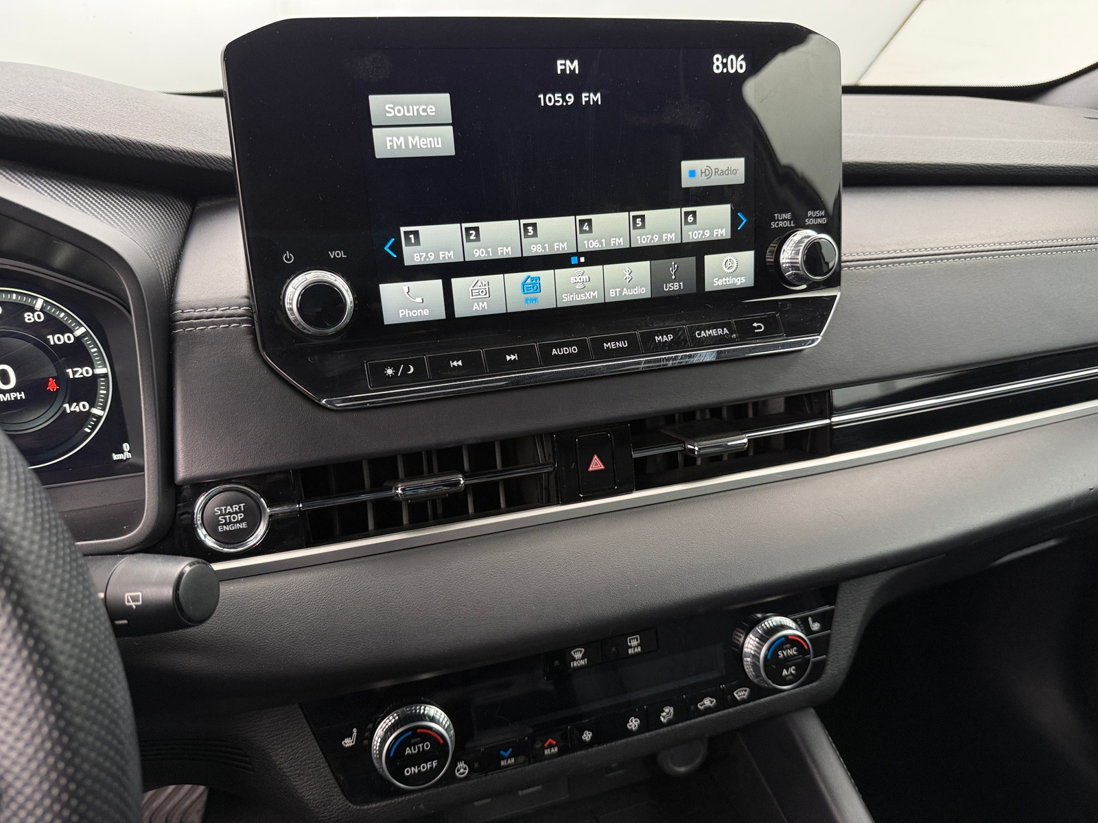 Thumbnail: 2024 Mitsubishi Outlander - 3