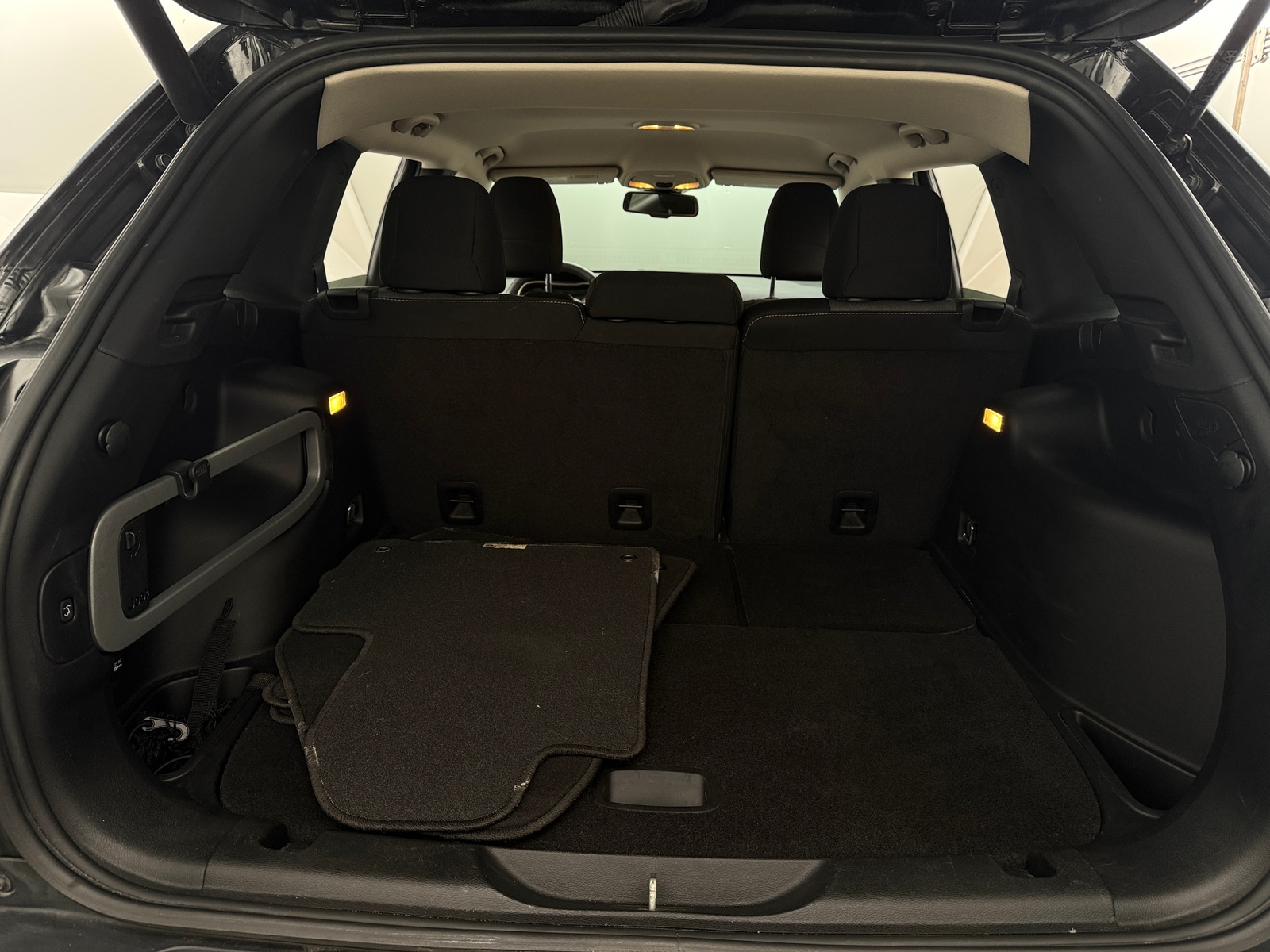 Thumbnail: 2014 Jeep Cherokee - 7