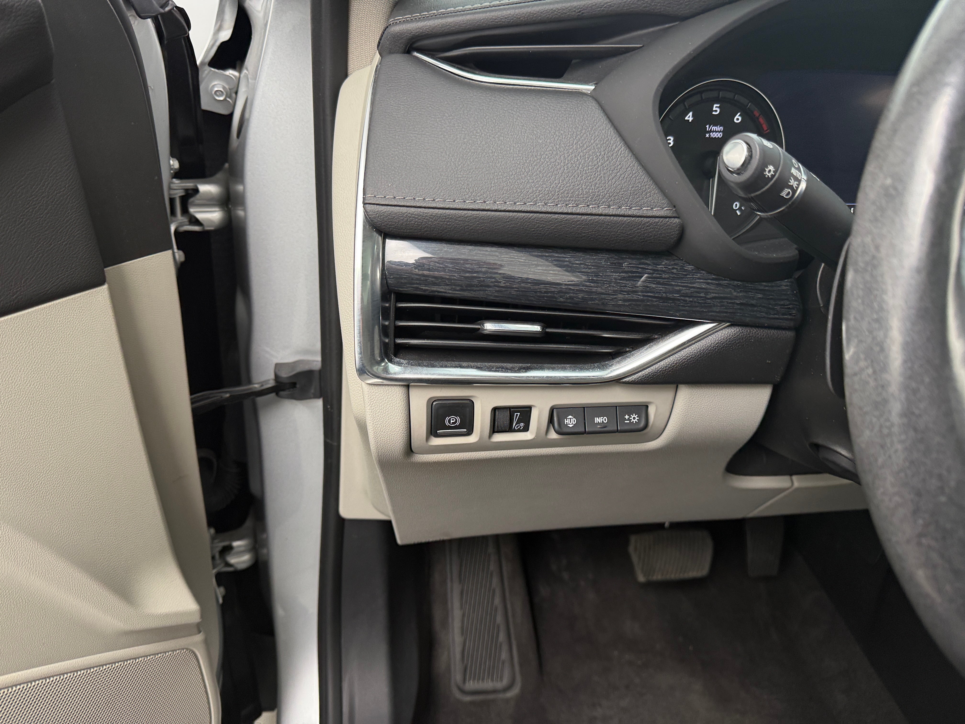 Image of 2020 Cadillac XT4 Premium Luxury