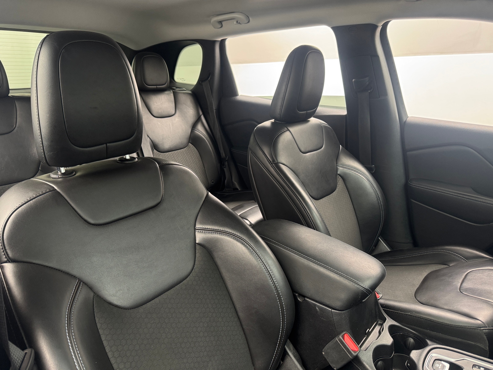 Thumbnail: 2019 Jeep Cherokee - 2