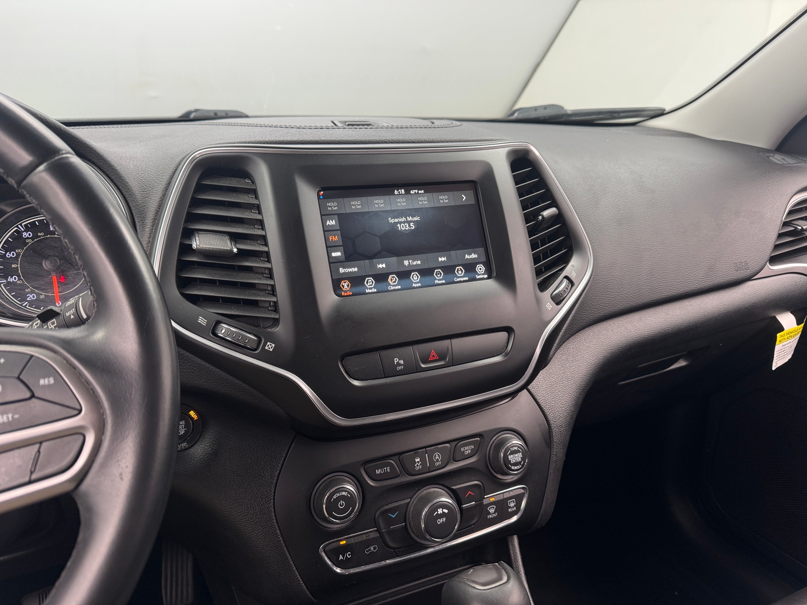 Thumbnail: 2019 Jeep Cherokee - 4