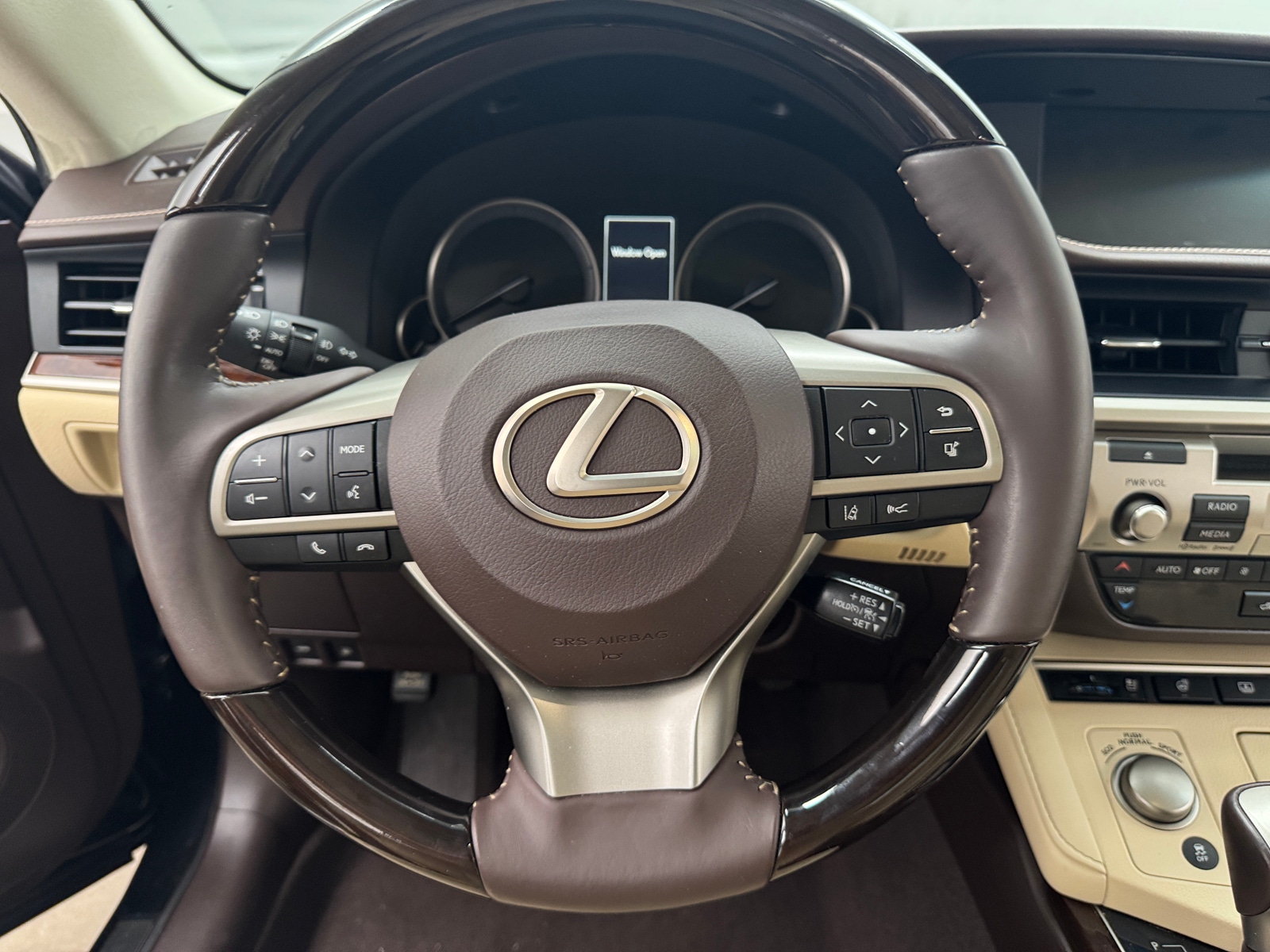 Thumbnail: 2018 Lexus ES - 4