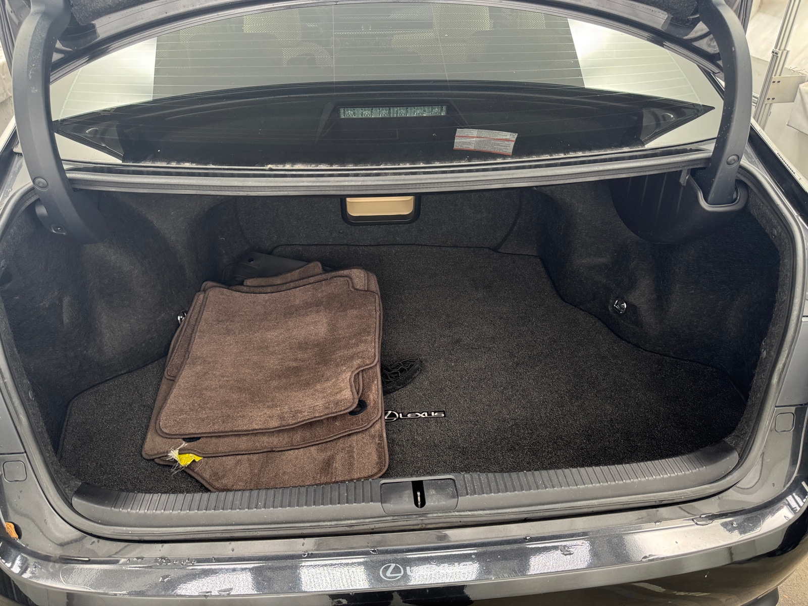 Thumbnail: 2018 Lexus ES - 6