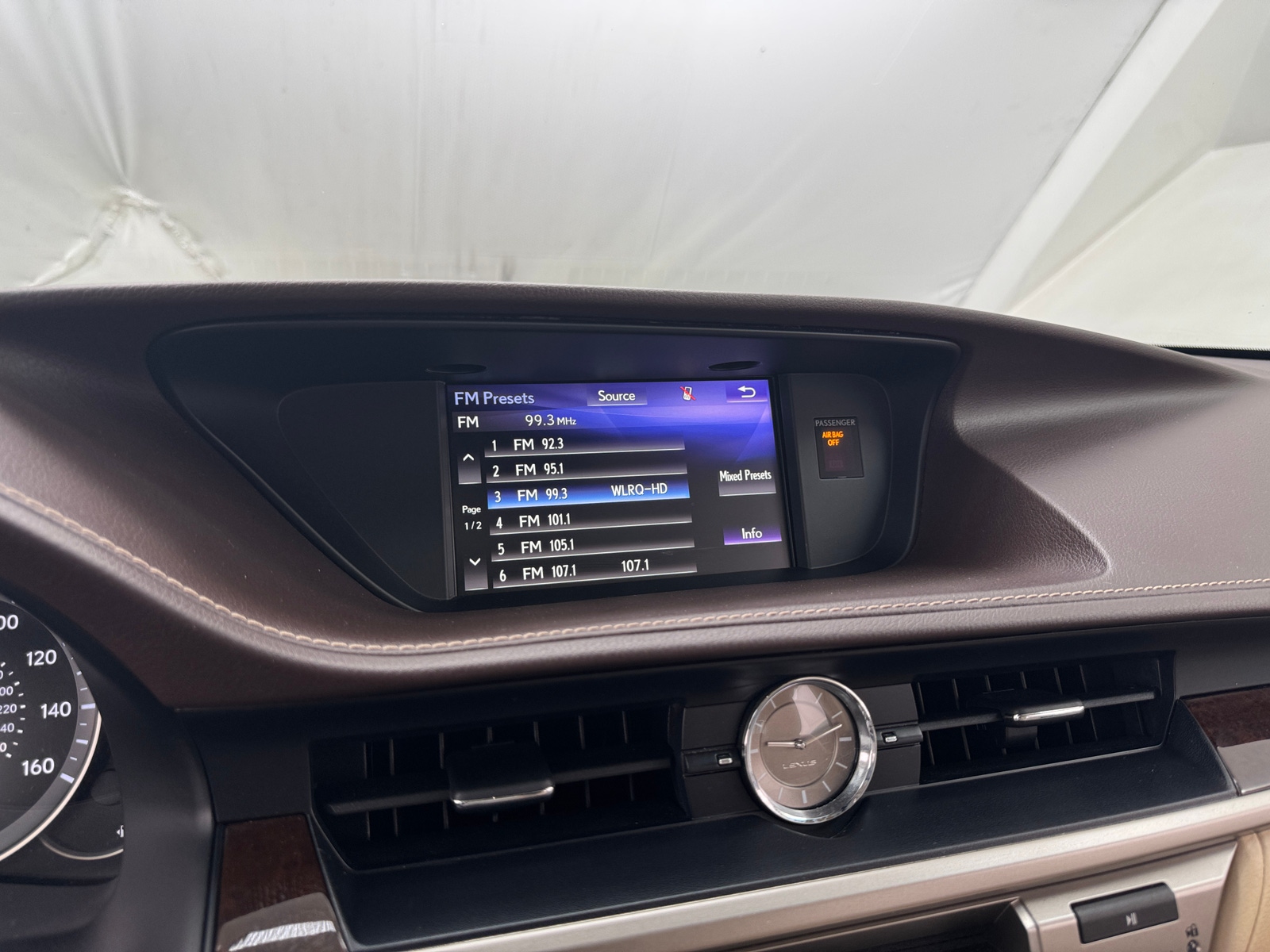 Thumbnail: 2018 Lexus ES - 3