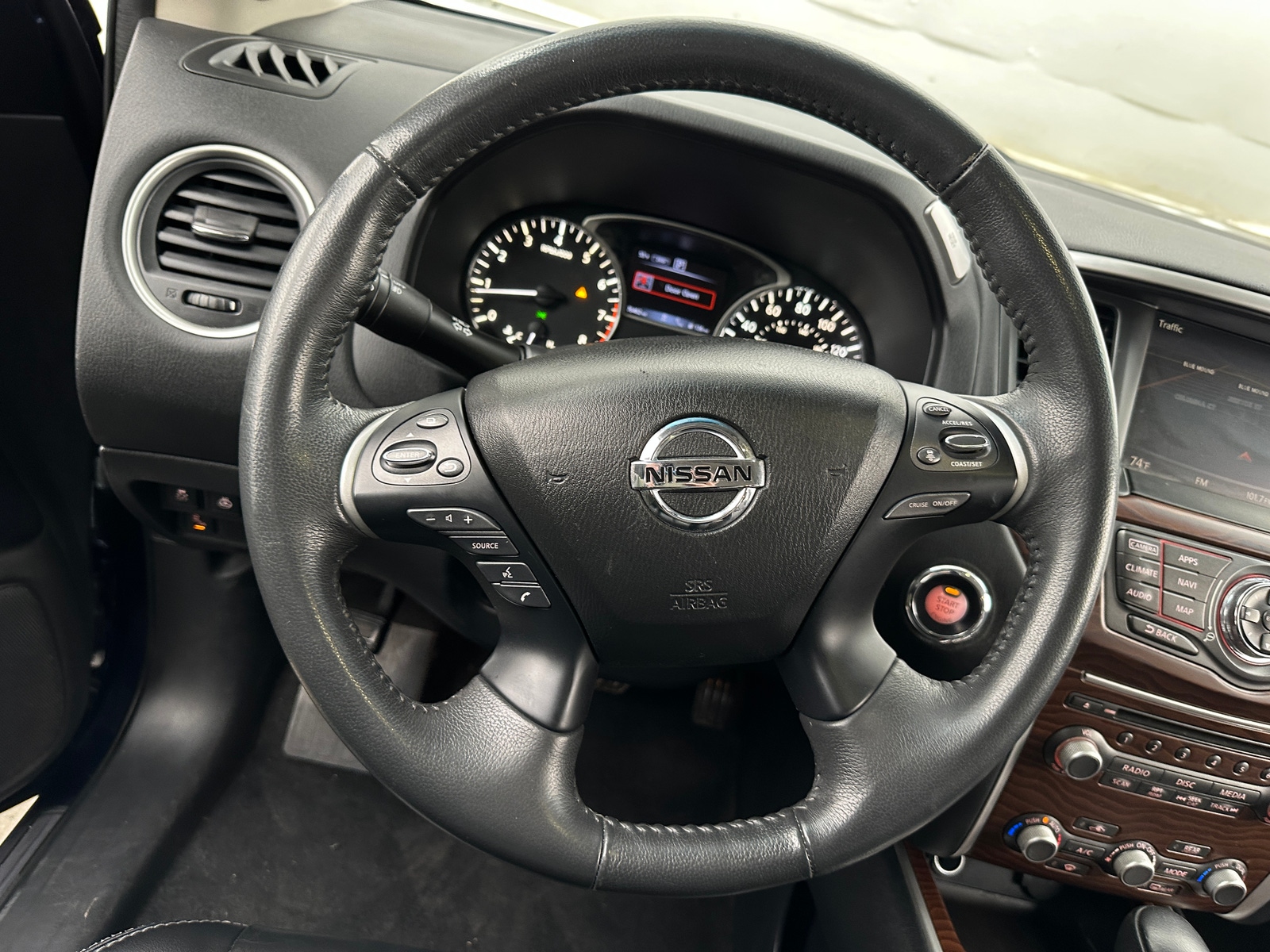 Thumbnail: 2017 Nissan Pathfinder - 4