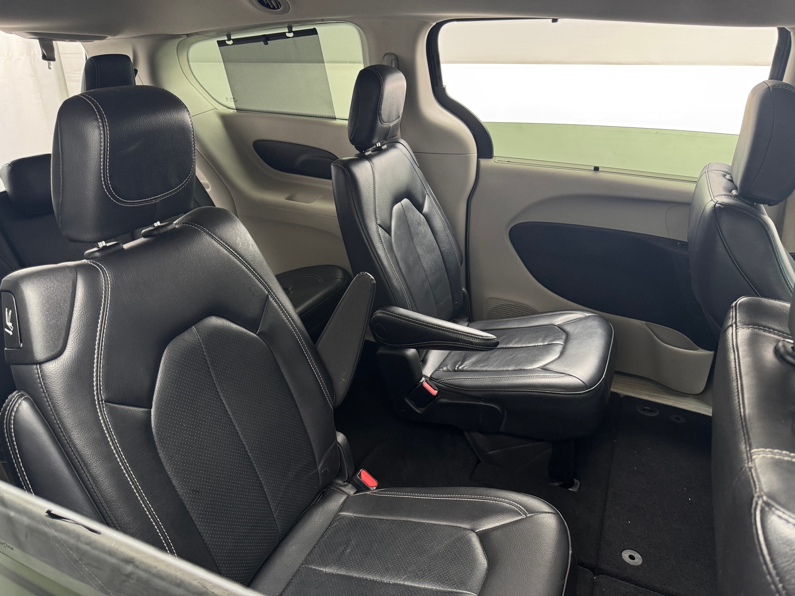 Thumbnail: 2022 Chrysler Pacifica - 5