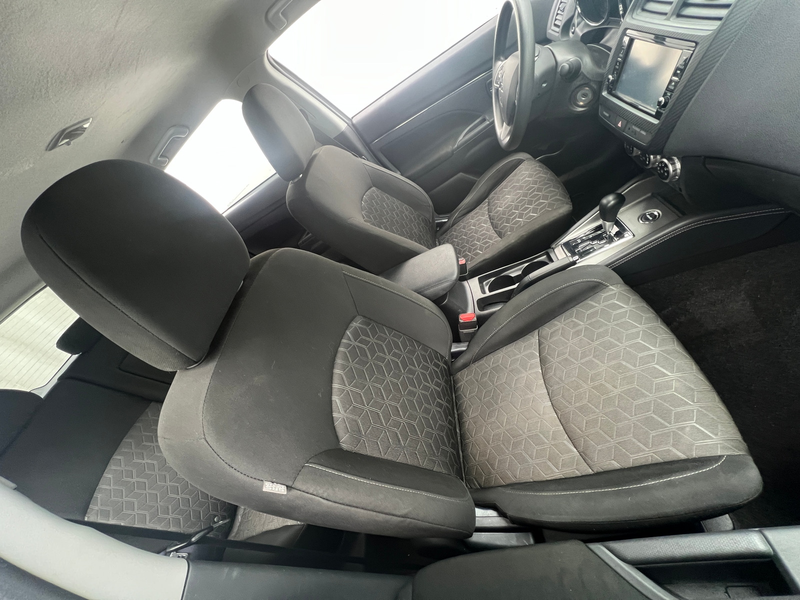 Thumbnail: 2023 Mitsubishi Outlander Sport - 2