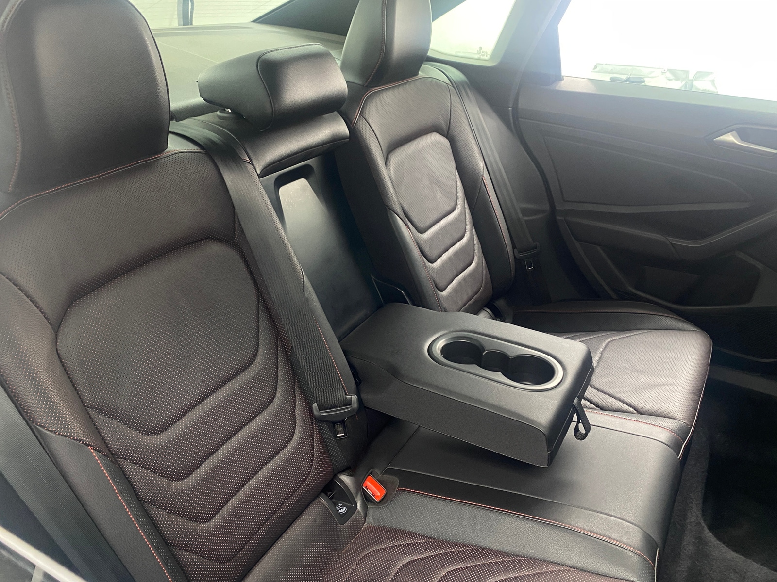 Thumbnail: 2022 Volkswagen Jetta - 5