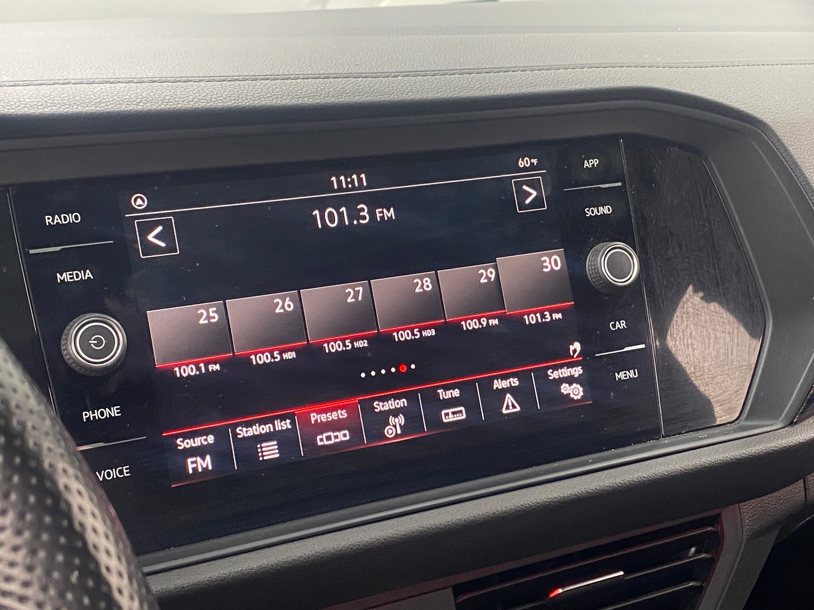 Thumbnail: 2022 Volkswagen Jetta - 3