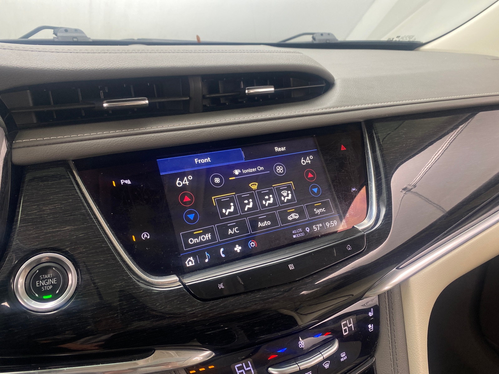 Thumbnail: 2021 Cadillac XT6 - 3