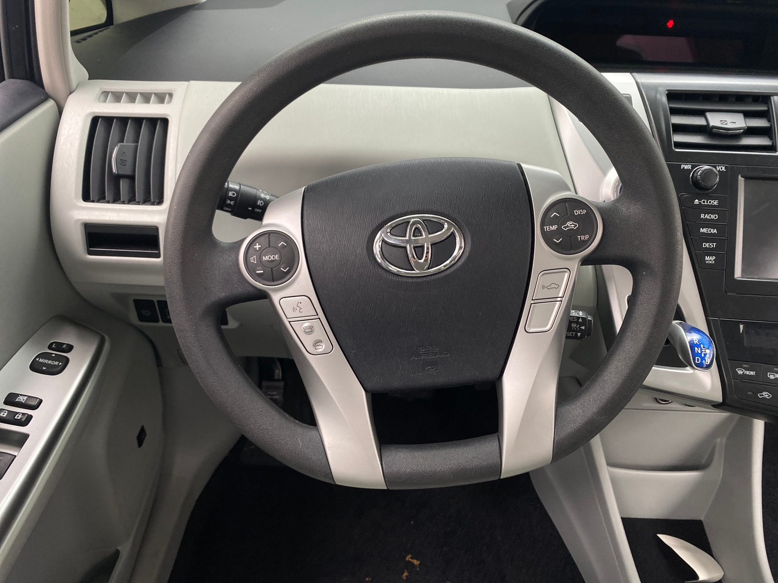 Thumbnail: 2012 Toyota Prius v - 5