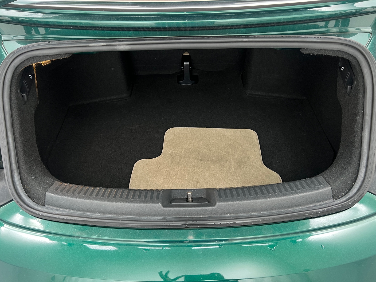 Thumbnail: 2017 Volkswagen Beetle - 7