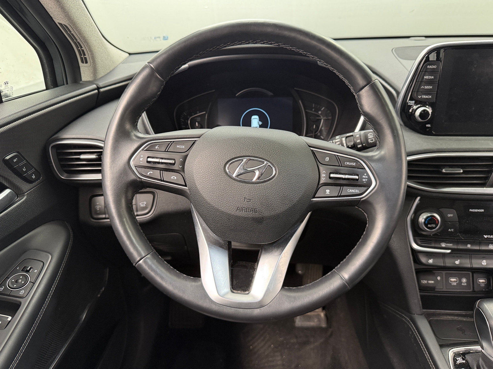 Thumbnail: 2019 Hyundai Santa Fe - 4