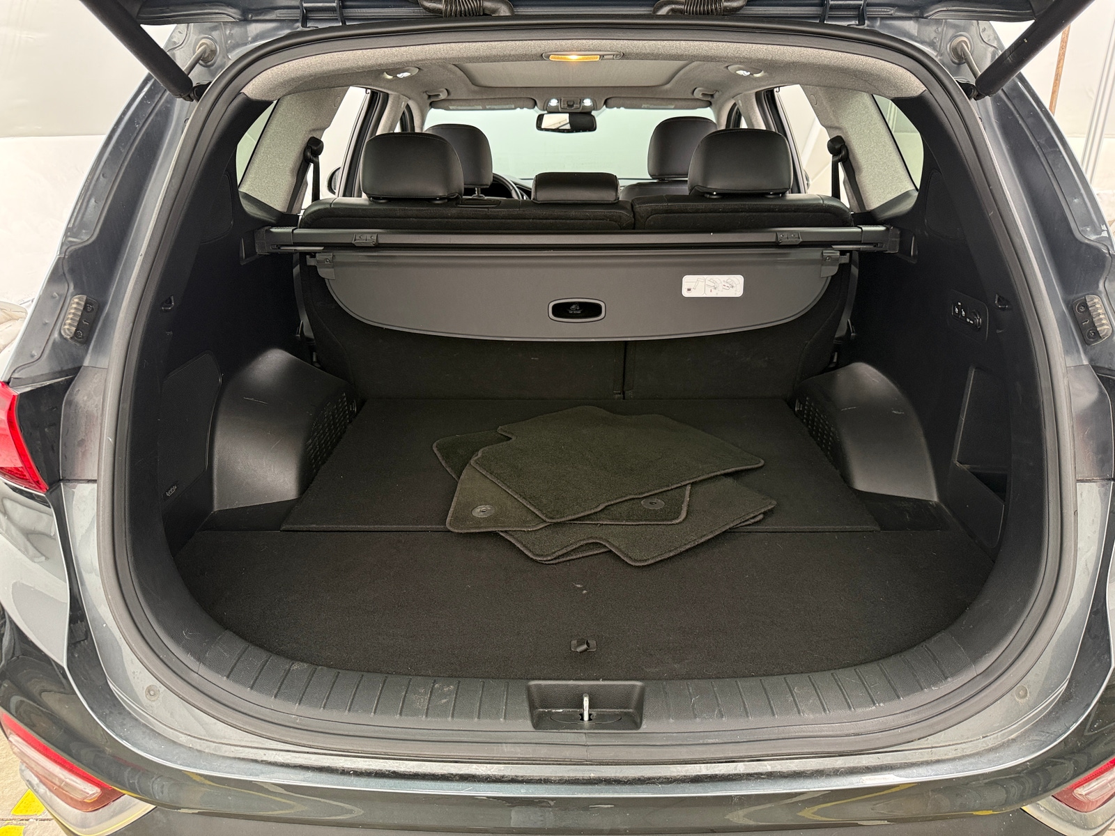 Thumbnail: 2019 Hyundai Santa Fe - 6