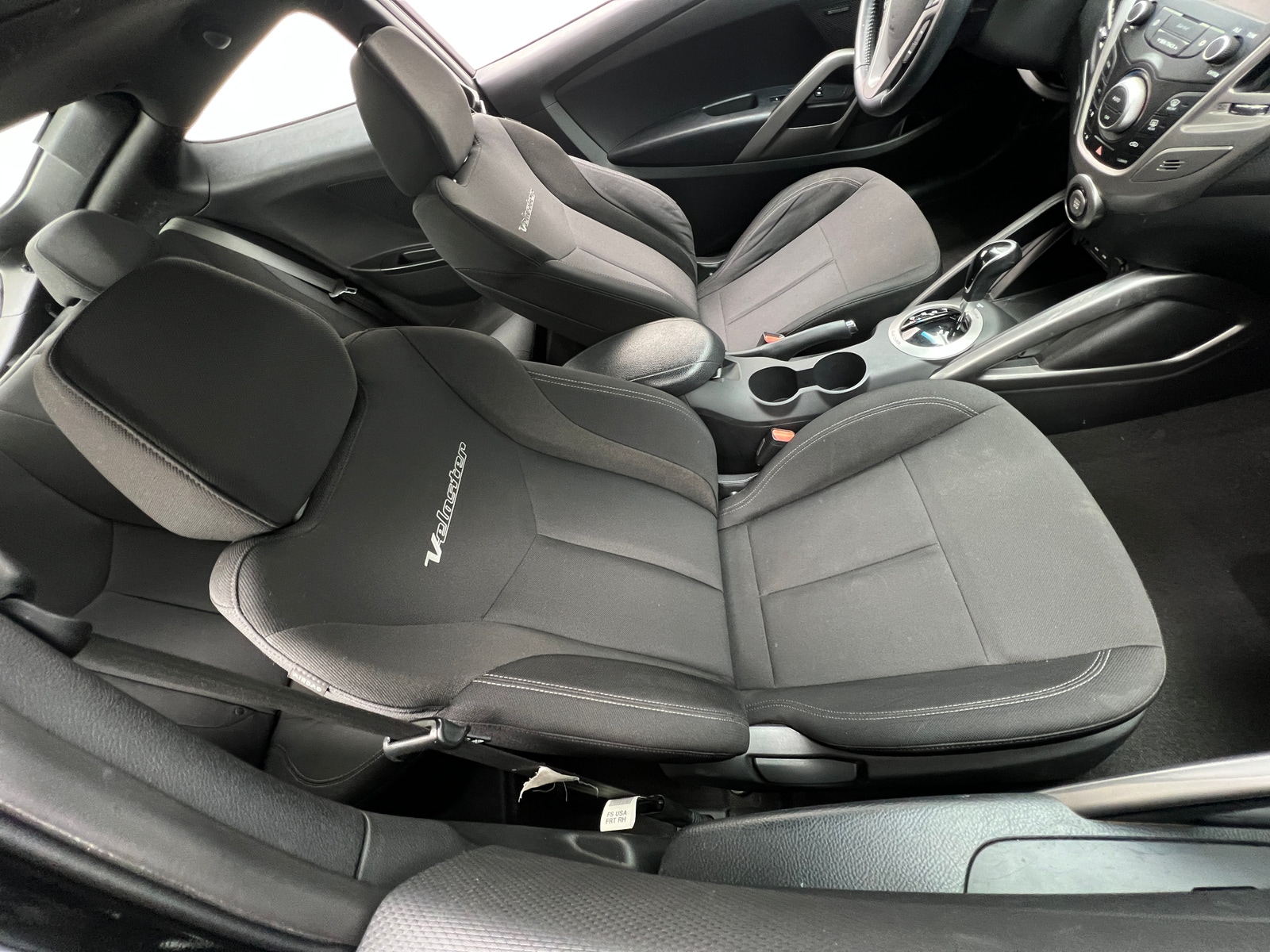 Thumbnail: 2017 Hyundai Veloster - 2