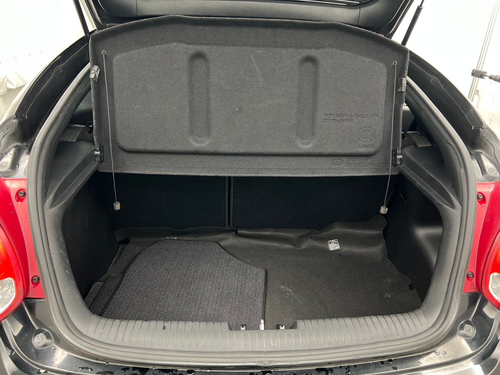 Thumbnail: 2017 Hyundai Veloster - 5