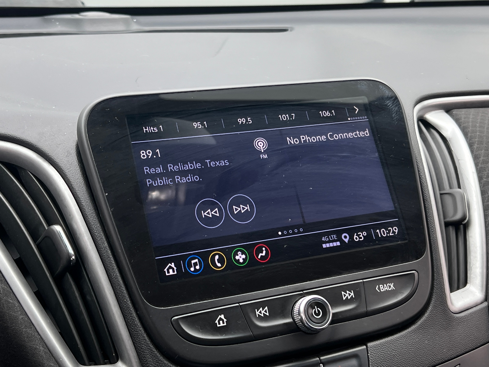 Thumbnail: 2022 Chevrolet Malibu - 4