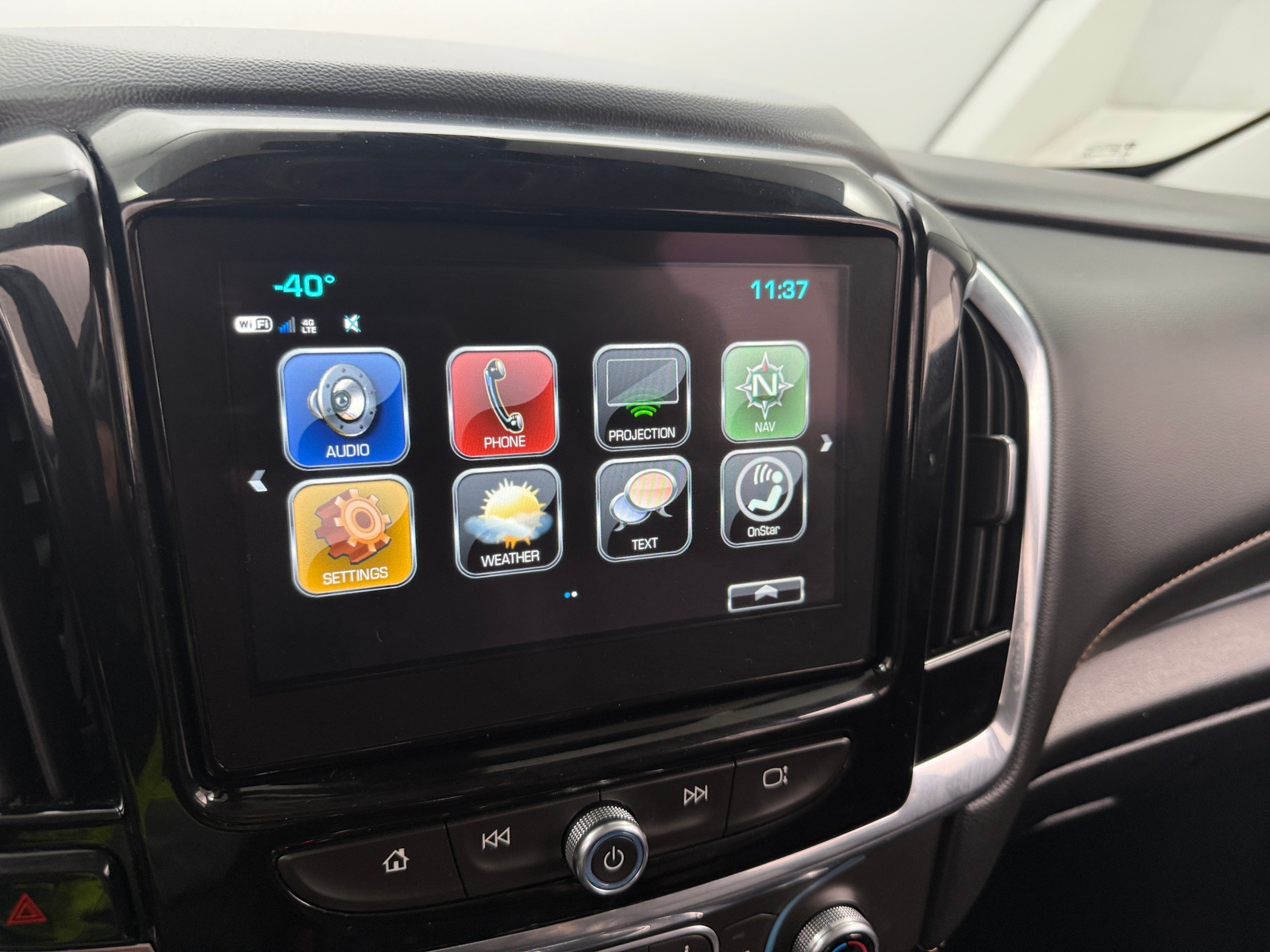 Thumbnail: 2018 Chevrolet Traverse - 3