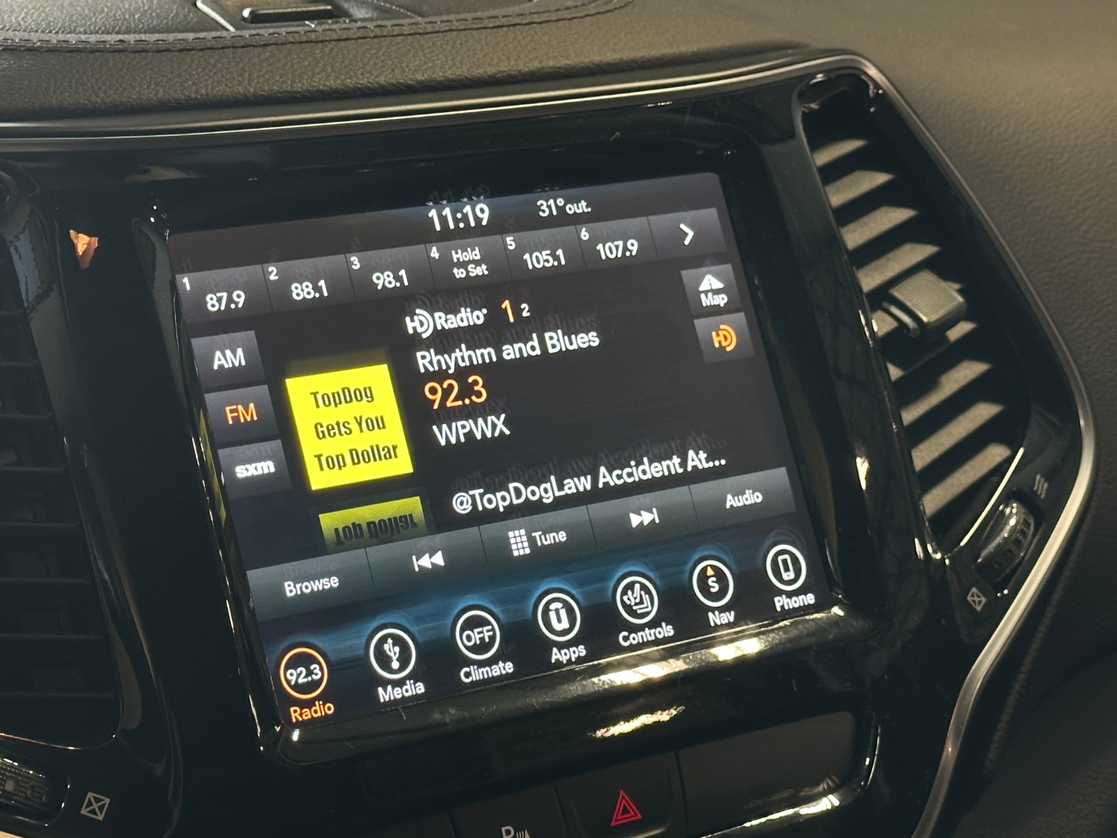 Thumbnail: 2019 Jeep Cherokee - 3