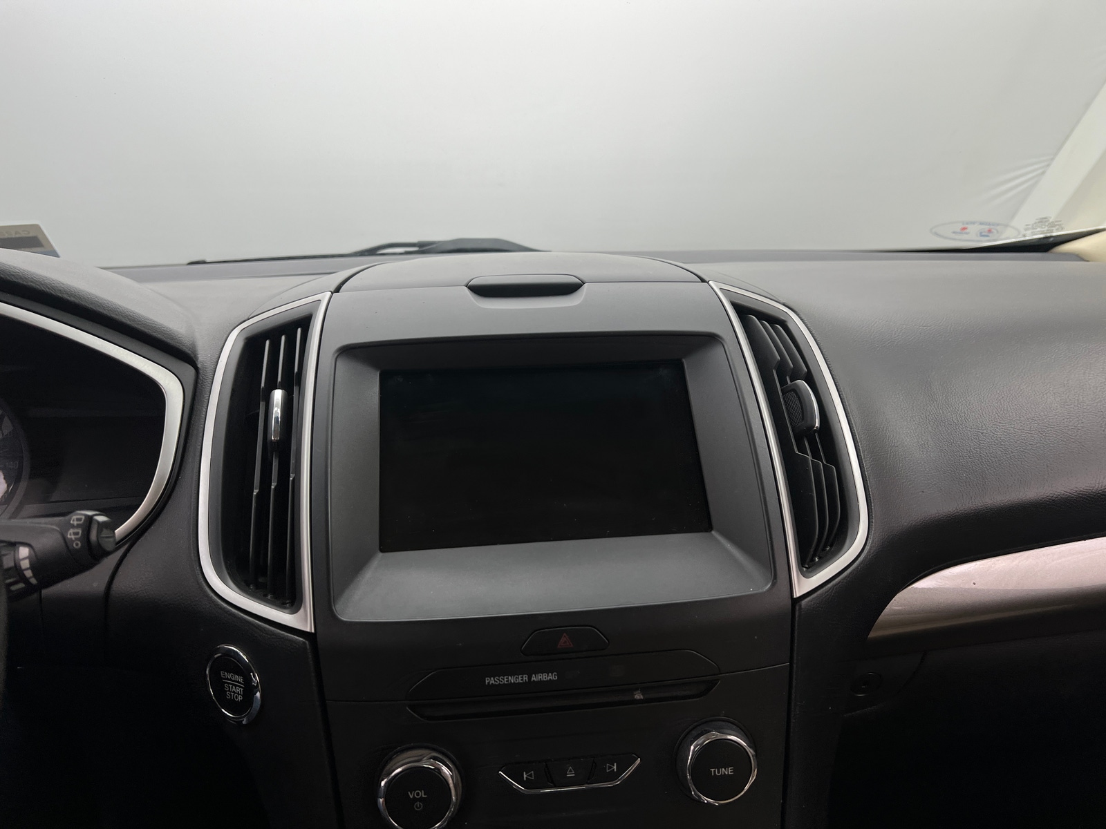 Thumbnail: 2015 Ford Edge - 3