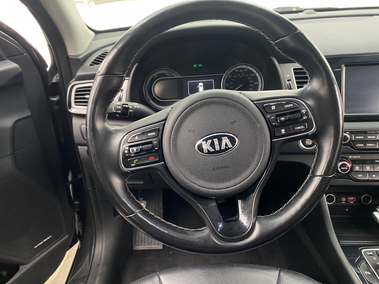 Thumbnail: 2018 Kia Niro - 4