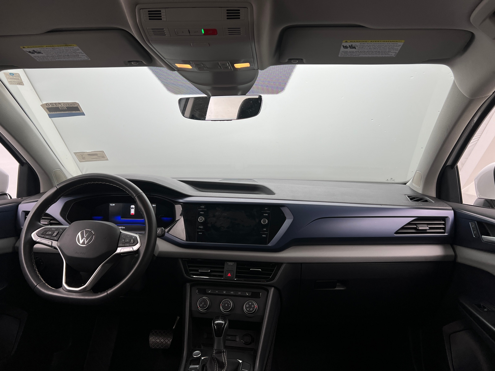 Thumbnail: 2022 Volkswagen Taos - 3