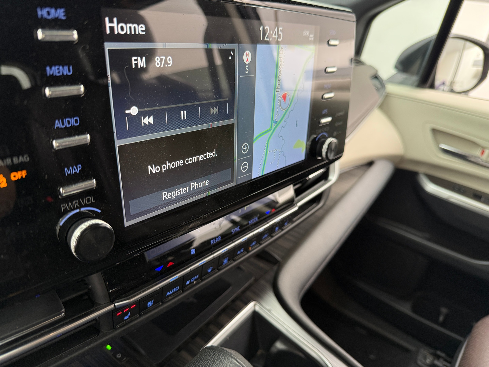 Thumbnail: 2022 Toyota Sienna - 3