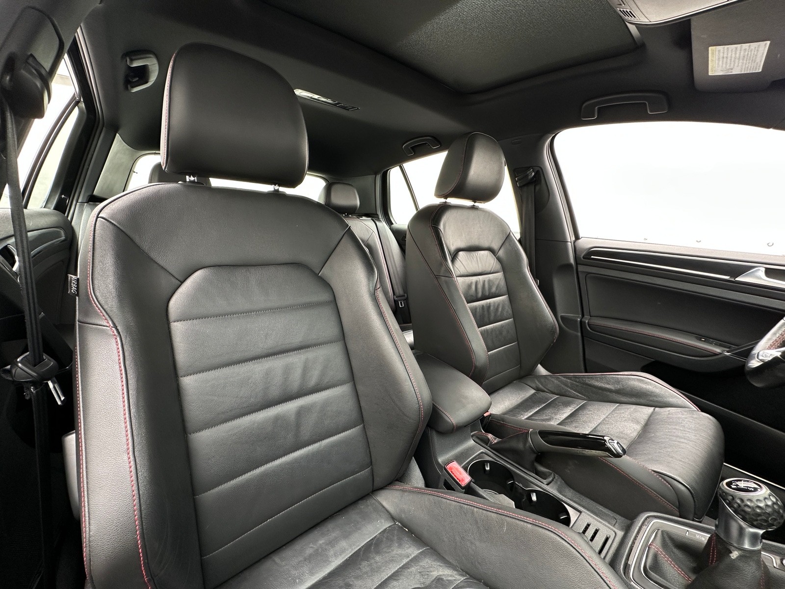 Thumbnail: 2015 Volkswagen Golf - 2