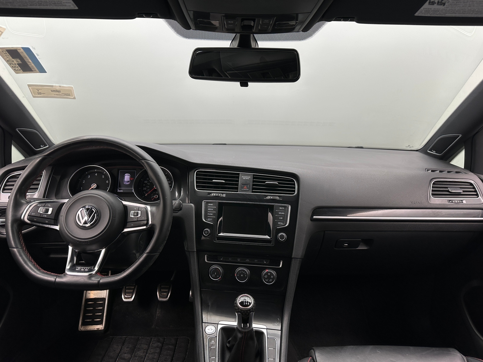 Thumbnail: 2015 Volkswagen Golf - 3