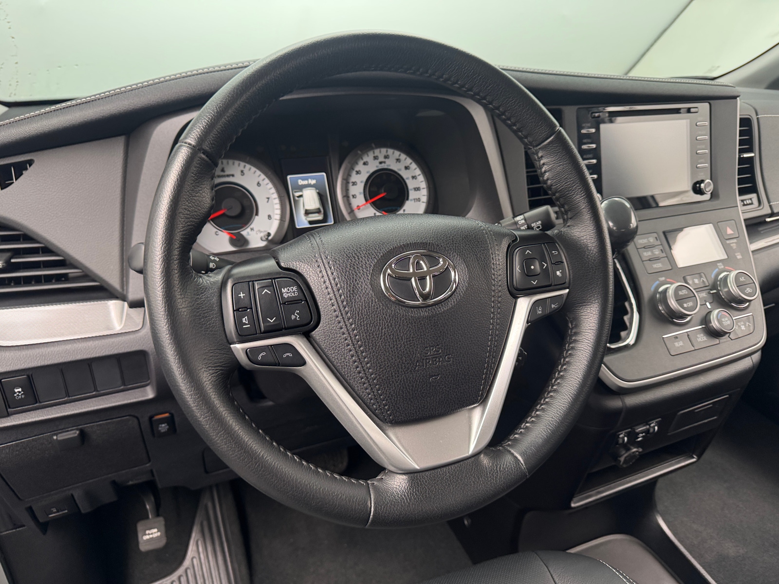 Thumbnail: 2020 Toyota Sienna - 4