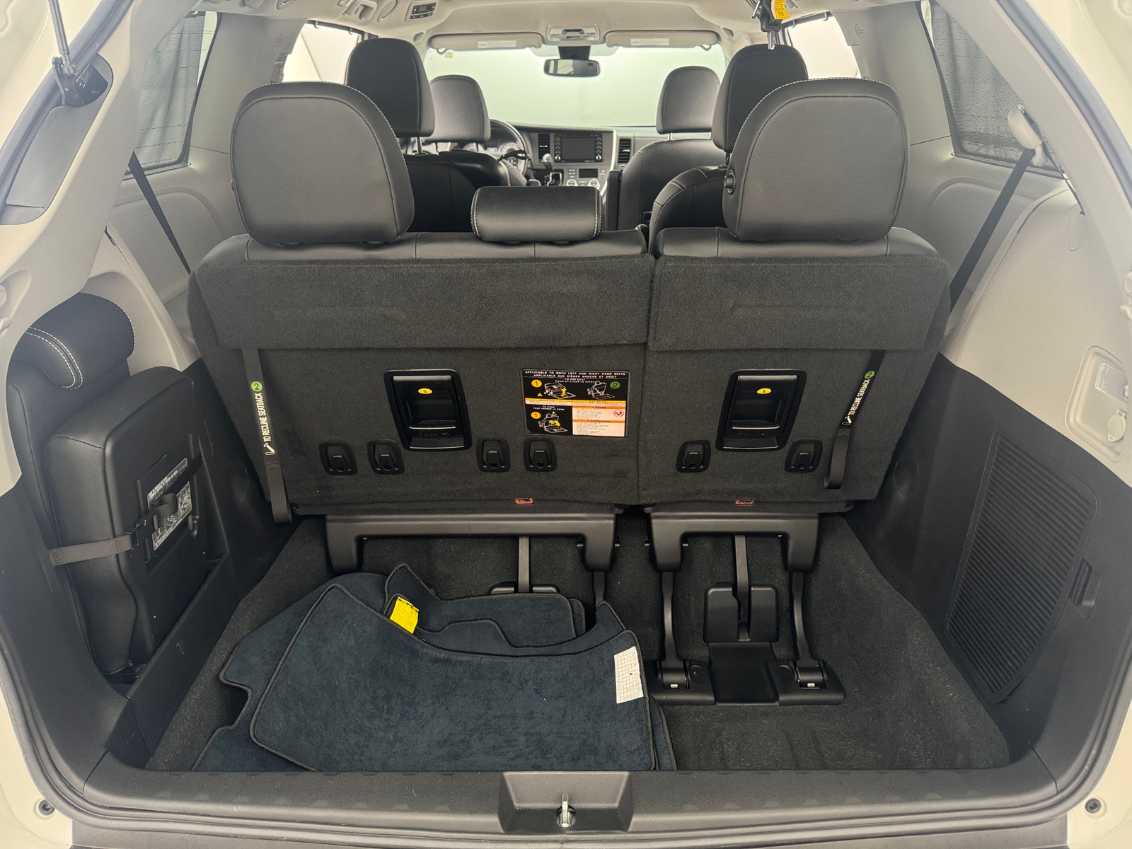 Thumbnail: 2020 Toyota Sienna - 6