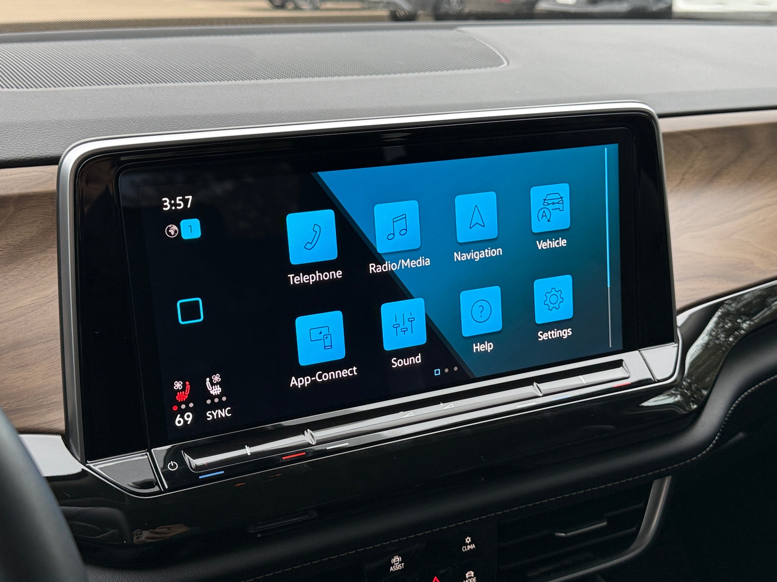 Thumbnail: 2025 Volkswagen Atlas - 4