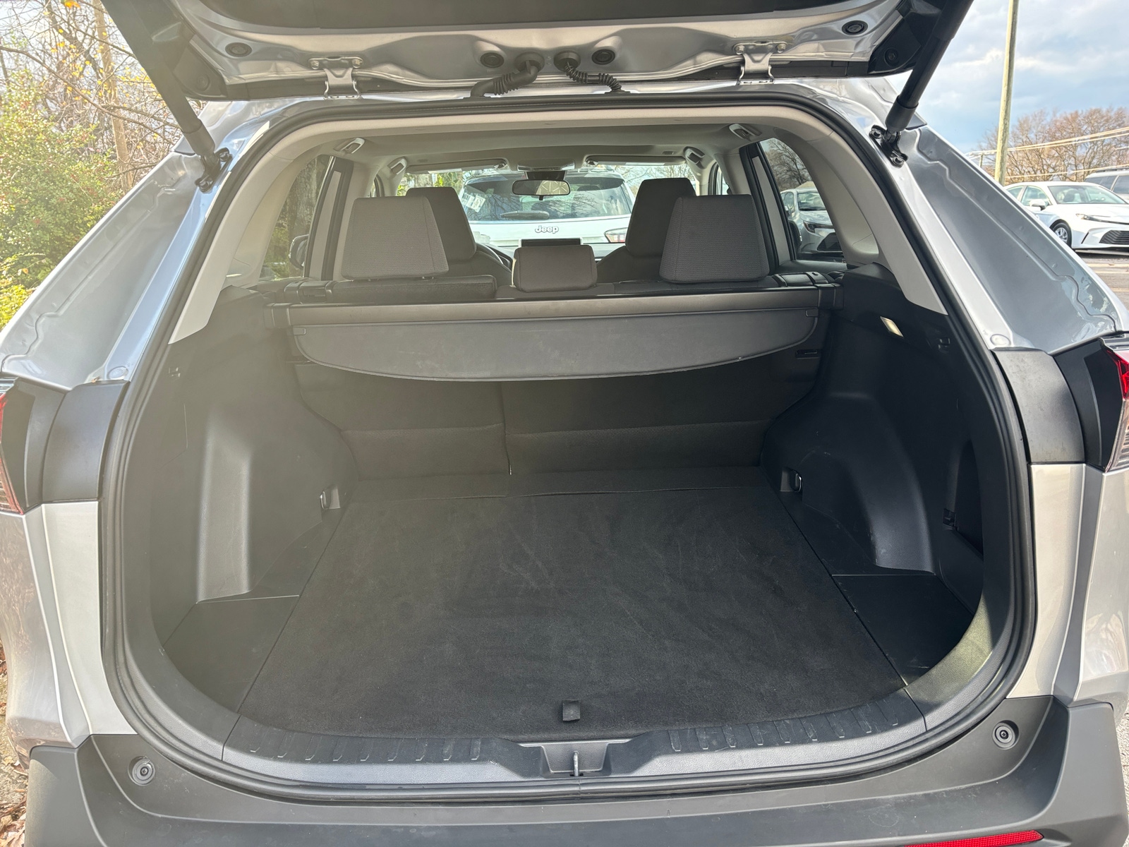 Thumbnail: 2025 Toyota RAV4 - 6