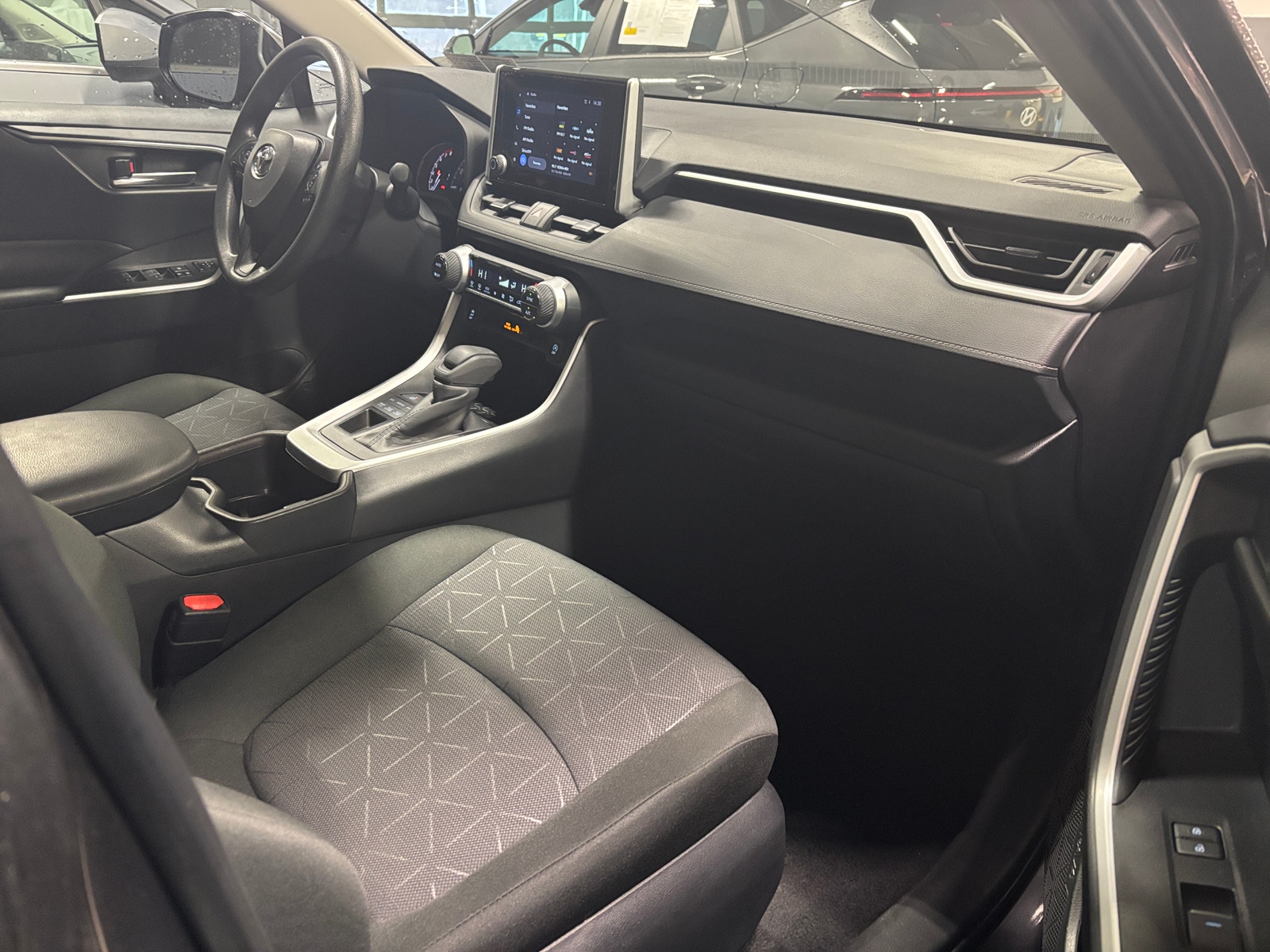 Thumbnail: 2025 Toyota RAV4 - 2